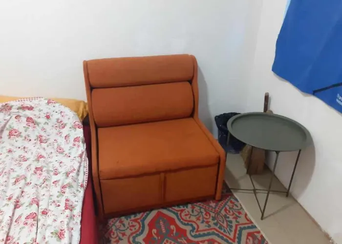 Apartment самостоятелна с душ с вход от тротоара на 3 мин пеш от автогара Varna